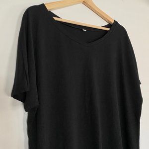 nwot Black vneck relaxed fit tshirt